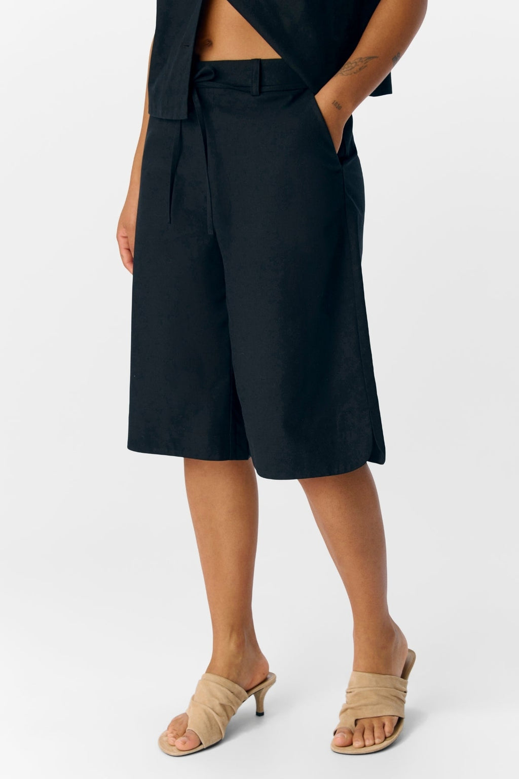 Aura Bermuda Shorts - Noir