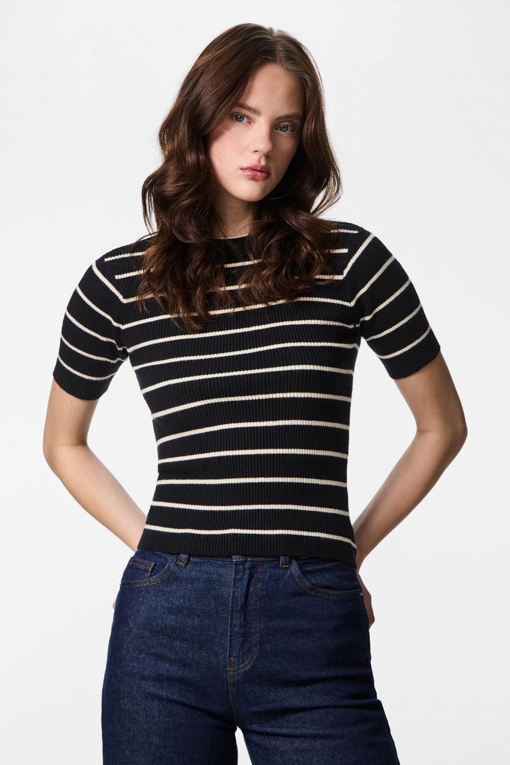 Mira O-Neck Knit - Black Birch