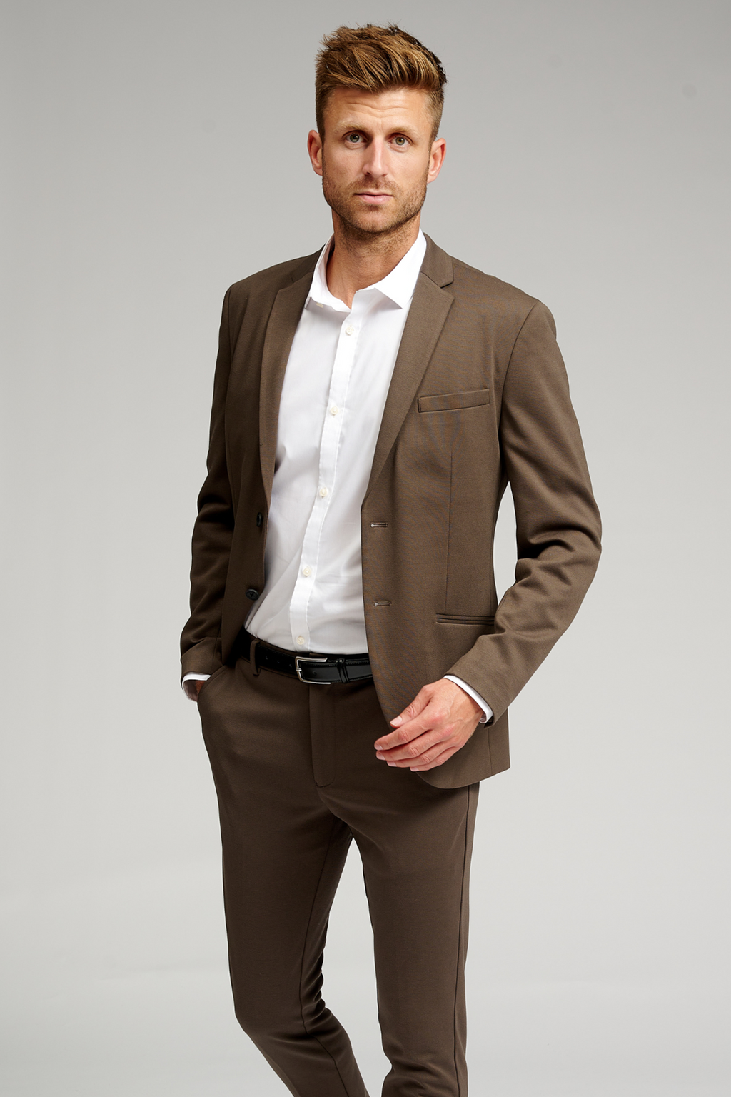 Le blazer de performance original - brun foncé