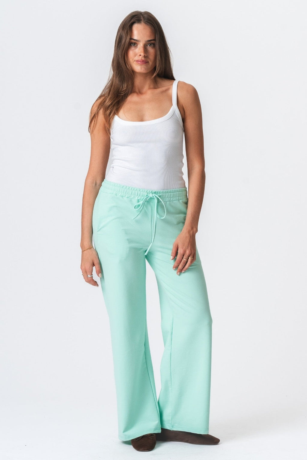 Pantalon de survêtement large - vert poussiéreux
