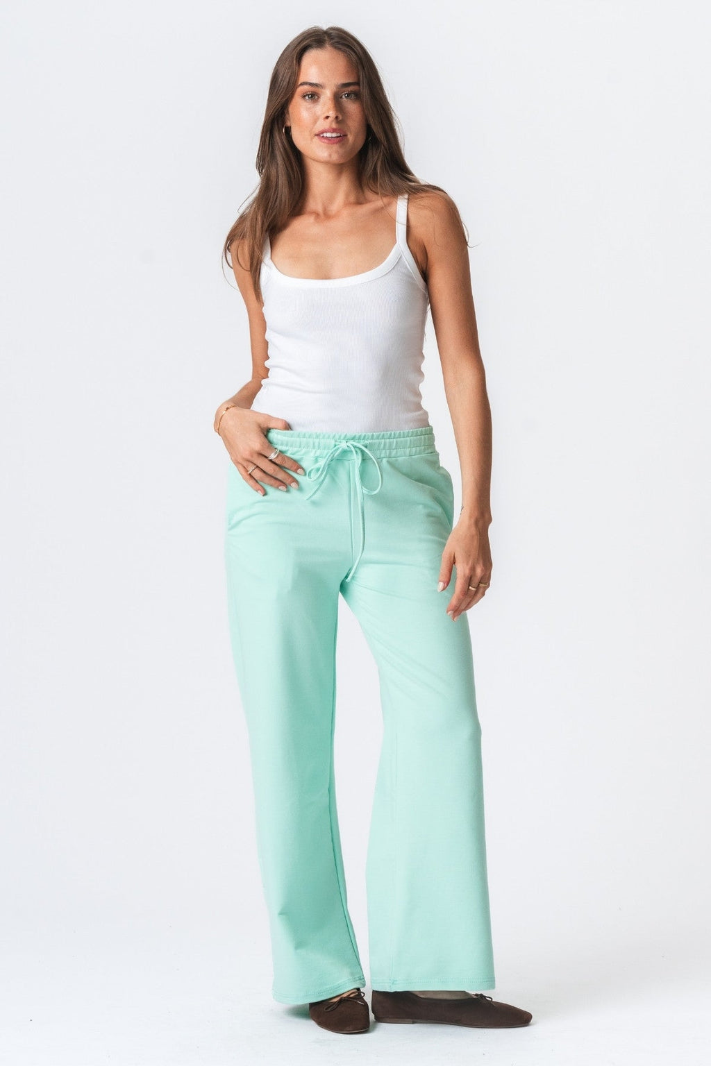 Pantalon de survêtement large - vert poussiéreux