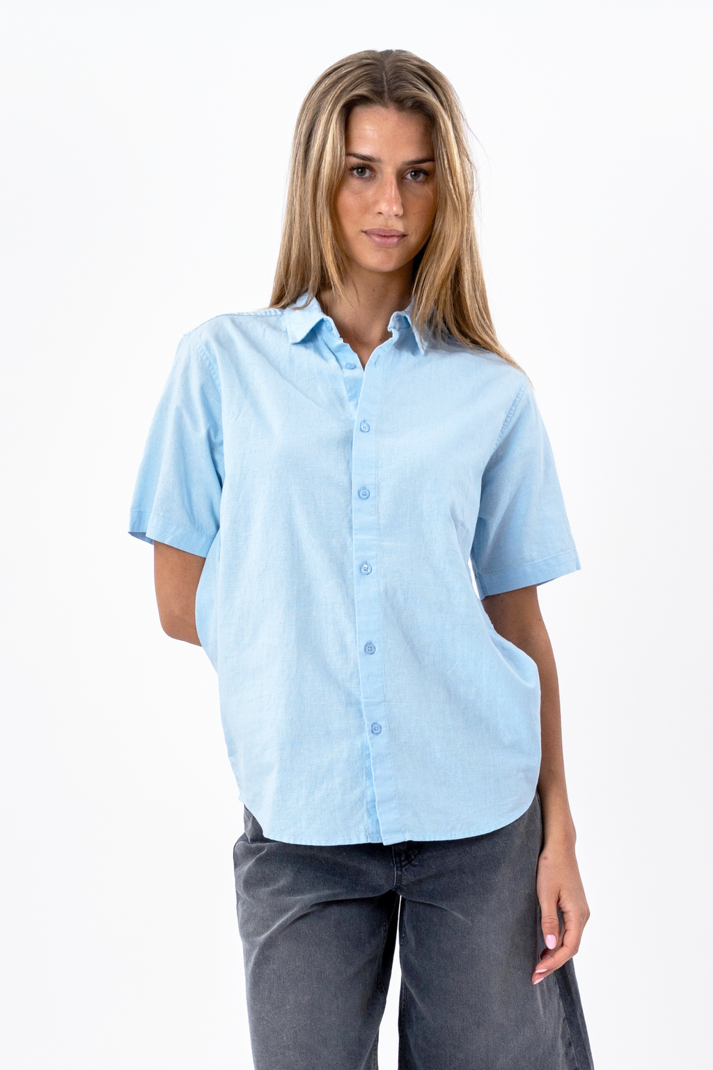 Chemise en lin à manches courtes - bleu clair