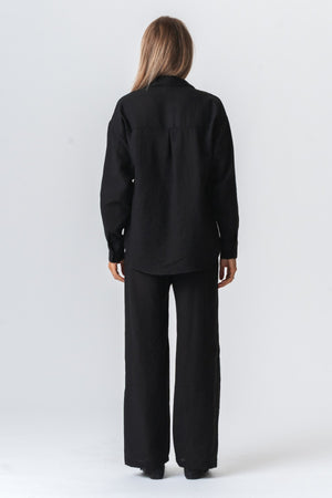 Lilly Pants + Lilly Shirt (noir) - Forme de package