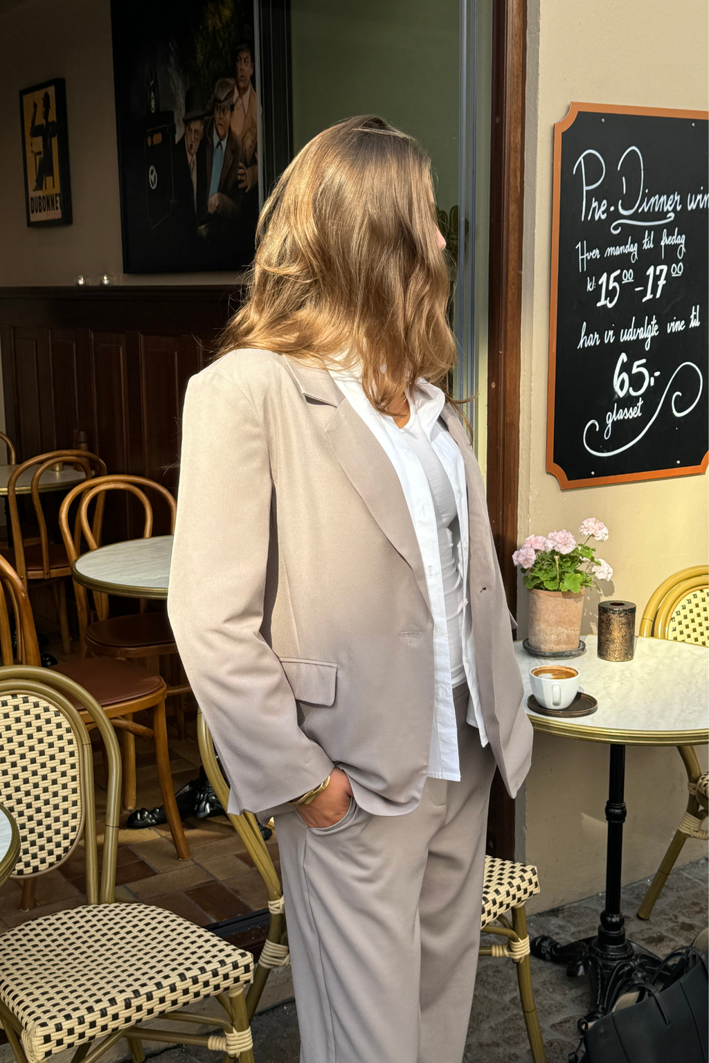 Costume surdimensionné (gris) - Forme de package