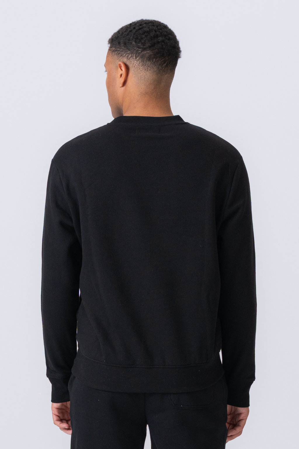 Essential Crewneck - Black