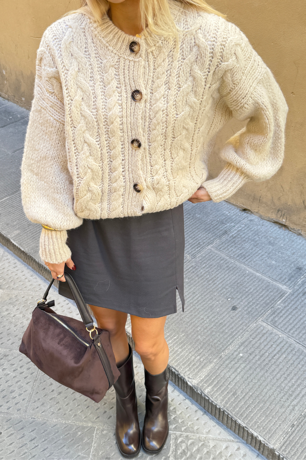 Botton Knit - White