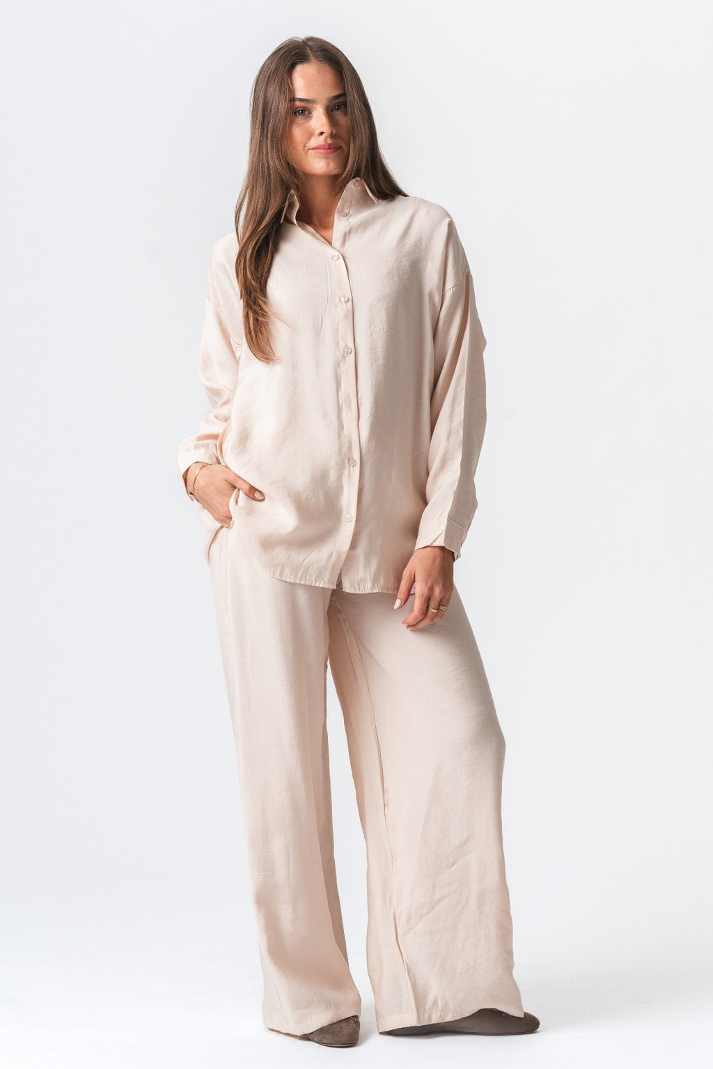 Mia Pants + Chemise MIA (beige) - affaire de forfait