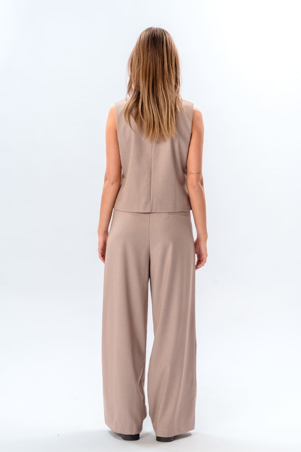 Nadia gilet et pants (Beige) - Forme de package