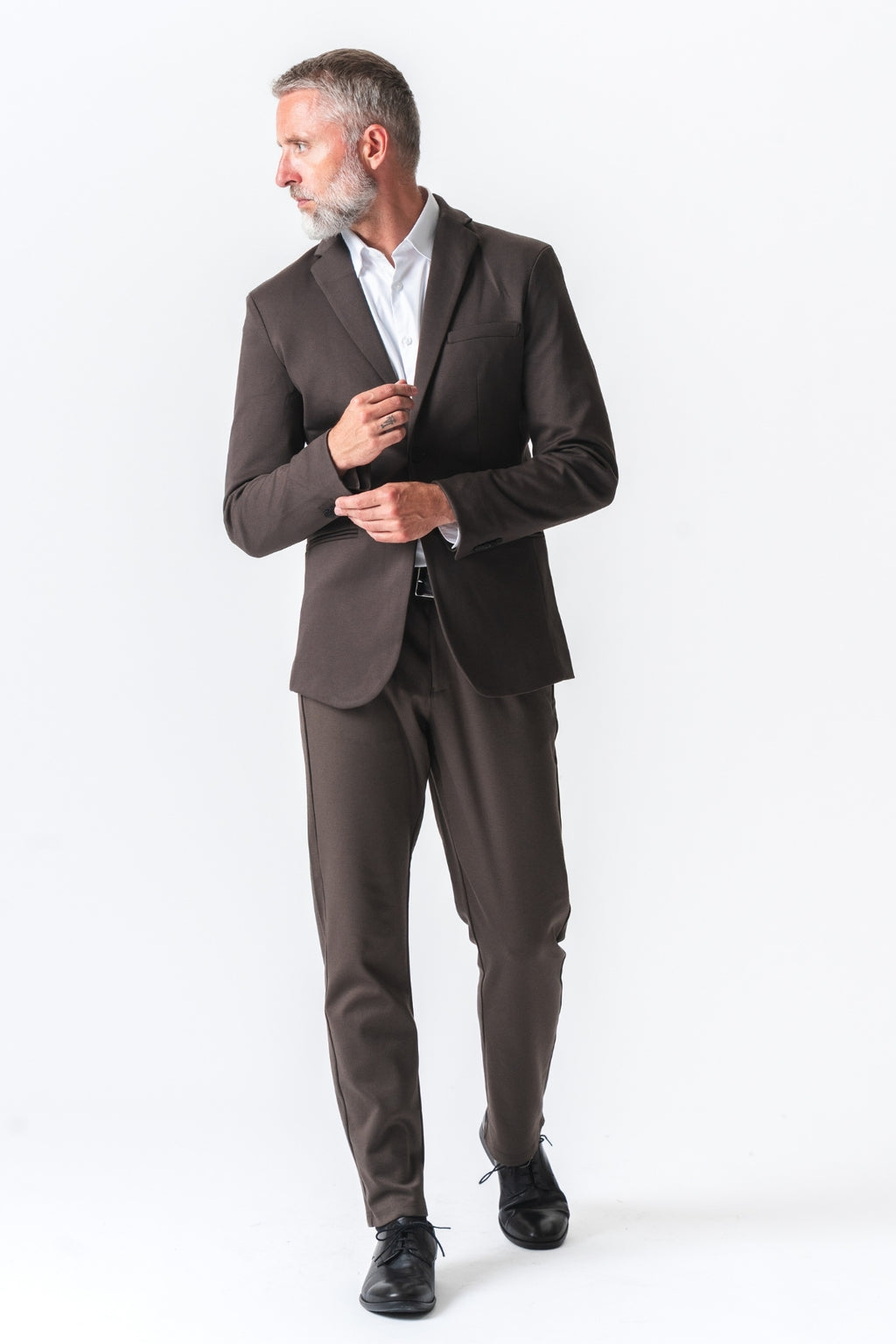 The Original Performance Suit Regular Fit – (Dark Brown)