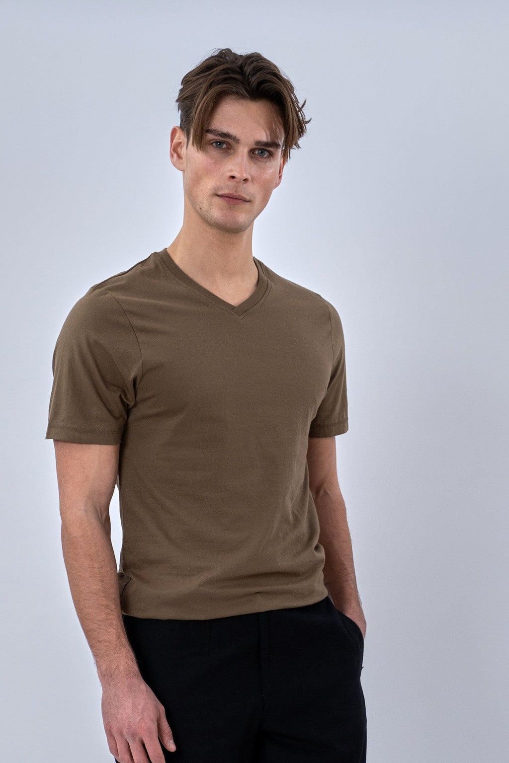 Basic V-neck t-shirt - Olive