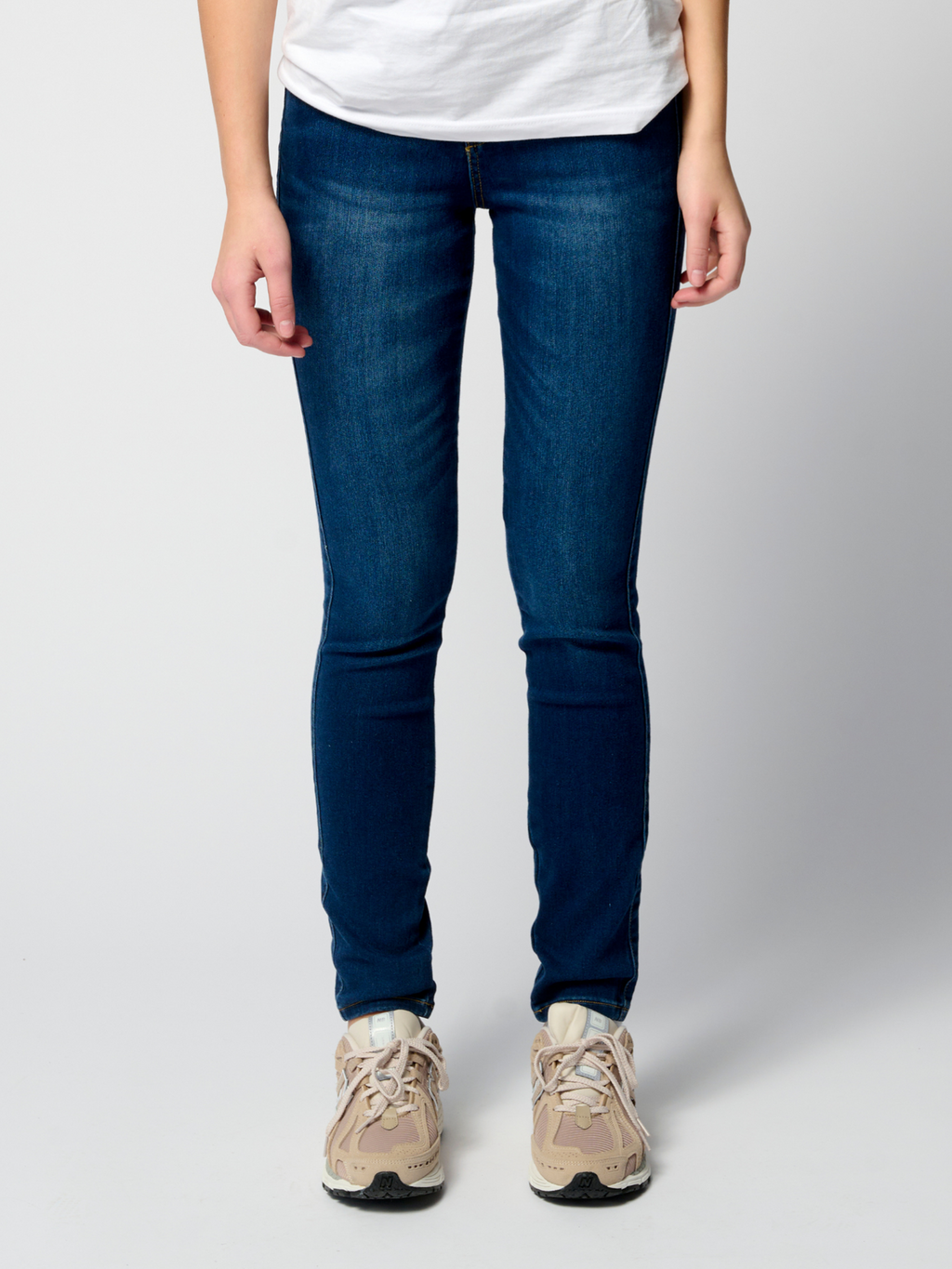 Le jean skinny de performance original - Donim bleu foncé