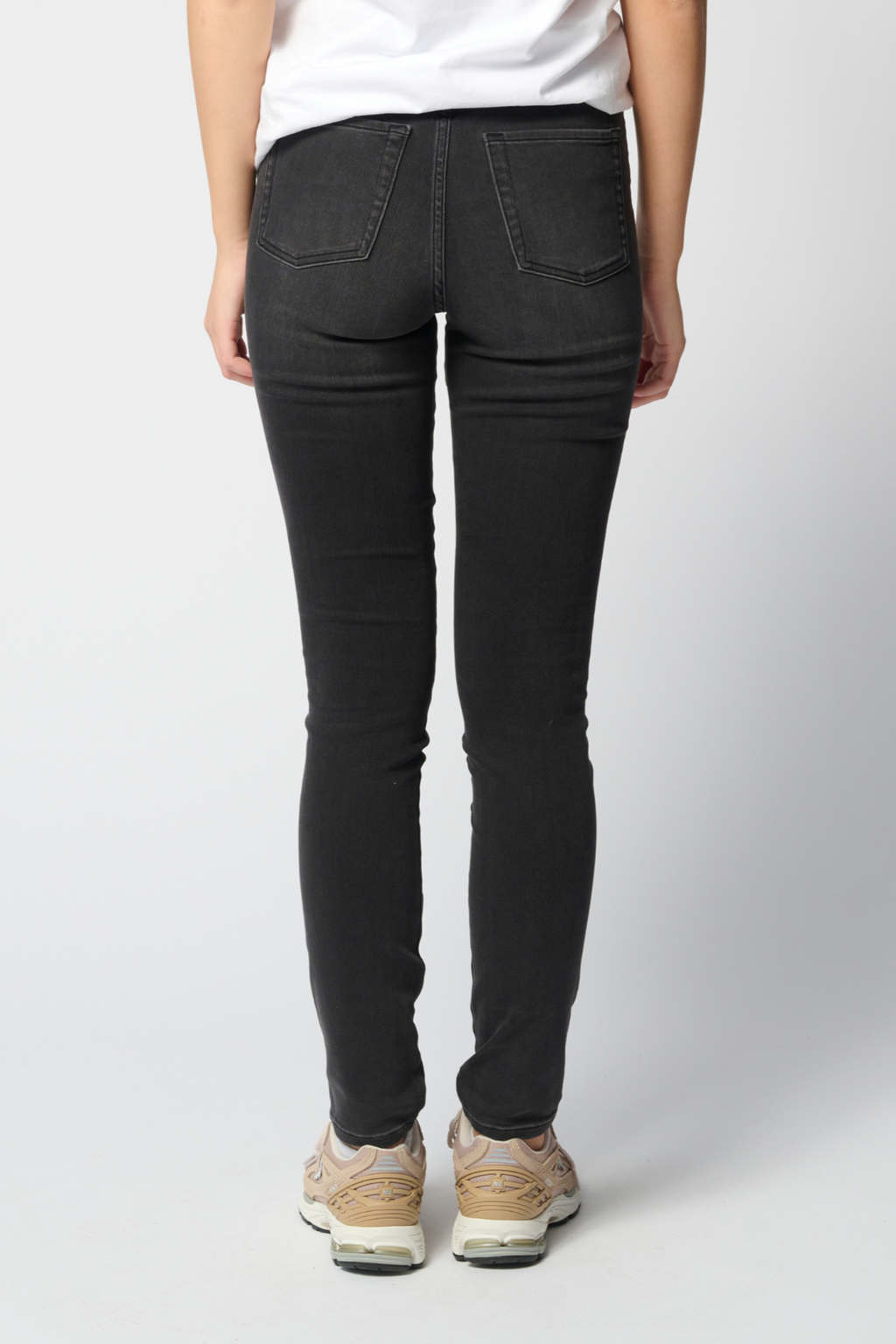 Le jean skinny de performance original - denim noir lavé