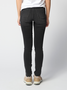 Le jean skinny de performance original - denim noir lavé