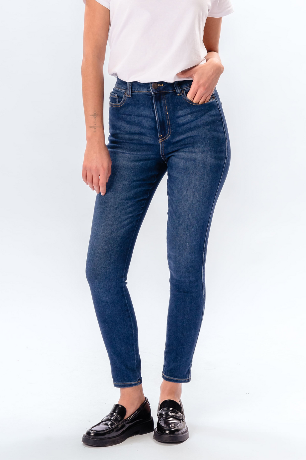 Le jean skinny de performance original - denim bleu moyen